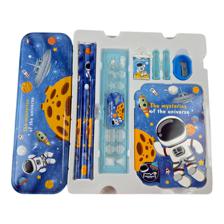 KIT ESCOLAR: 10 PEÇAS, 1 ESTOJO, 1 MINI NOTAS, 1 RÉGUA, 2 TAMPAS, 1 BORRACHA, 1 APONTADOR, 3 LÁPIS - 780-9034259