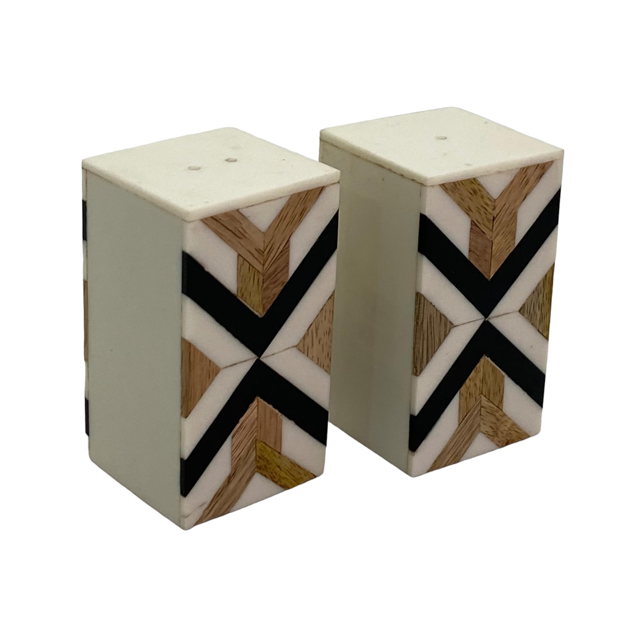 S/2 SALT & PAPPER SET RESIN &WOOD - 429-6000077