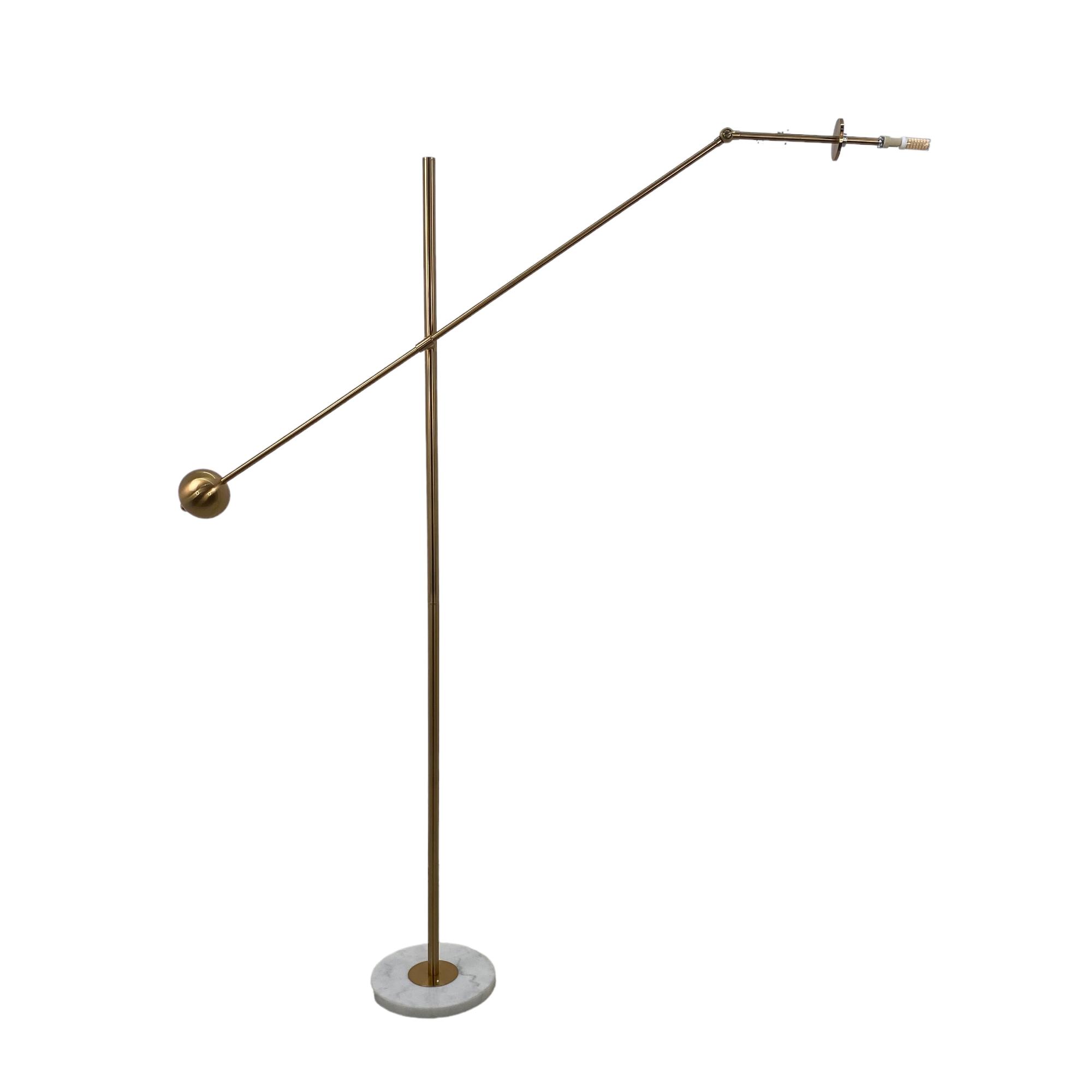 Glass Shade + Chromed Gold Iron Pole + White Marble base
Bu - 541-670001/1